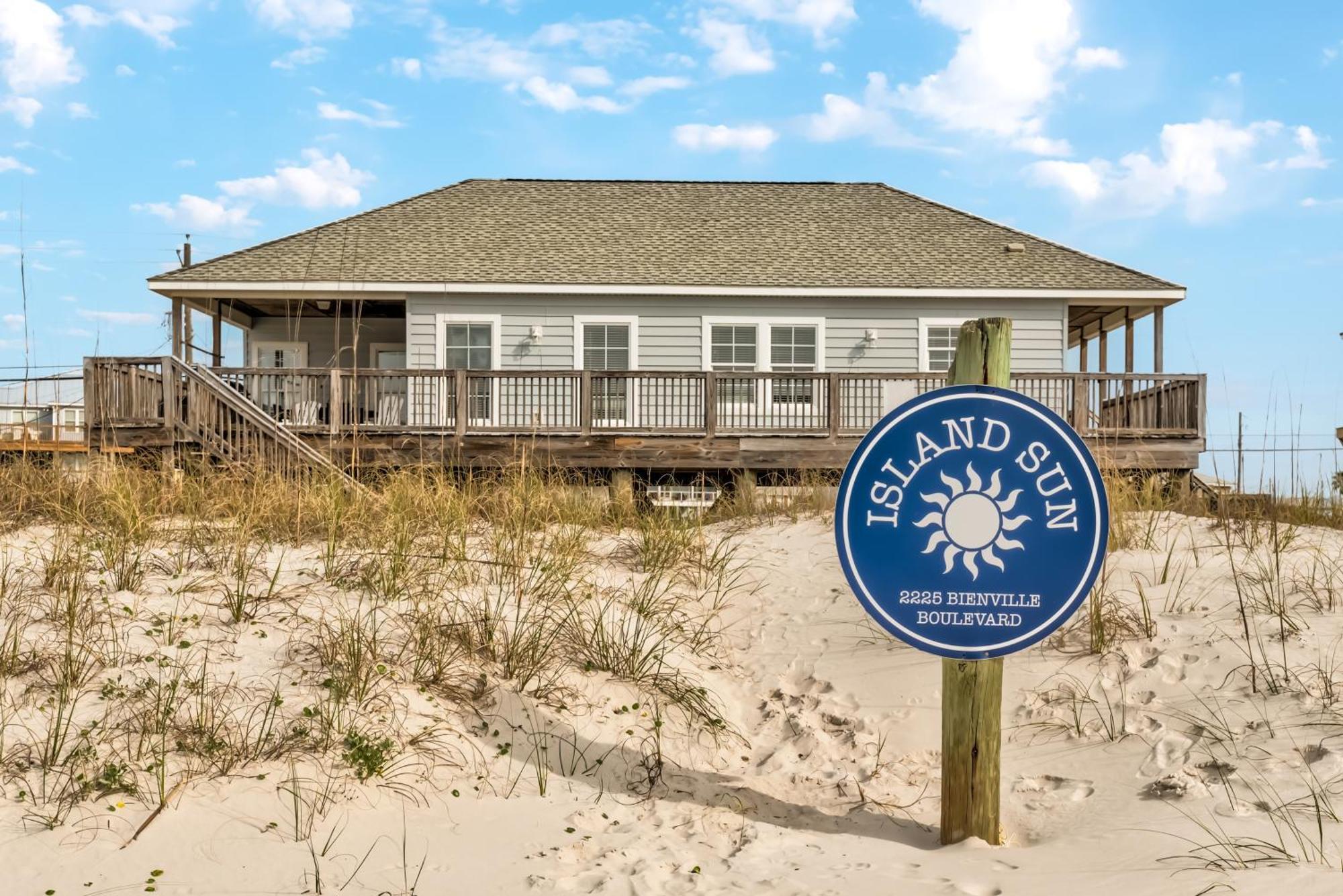 Island Sun - First Row Beach House! Fun And Games Galore - Including A Private Volleyball Pit! Home ドーフィン・アイランド エクステリア 写真